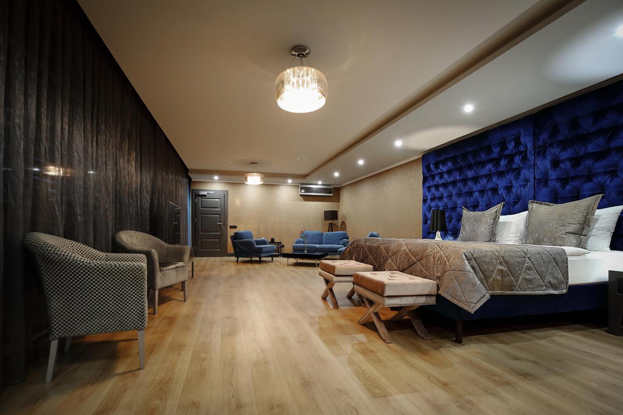 Hotel Zlaty Klucik - Golden Key With Luxury Spa Nitra Exteriör bild