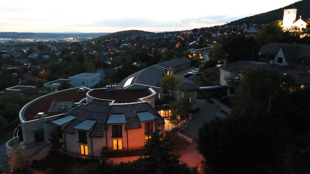 Hotel Zlaty Klucik - Golden Key With Luxury Spa Nitra Exteriör bild