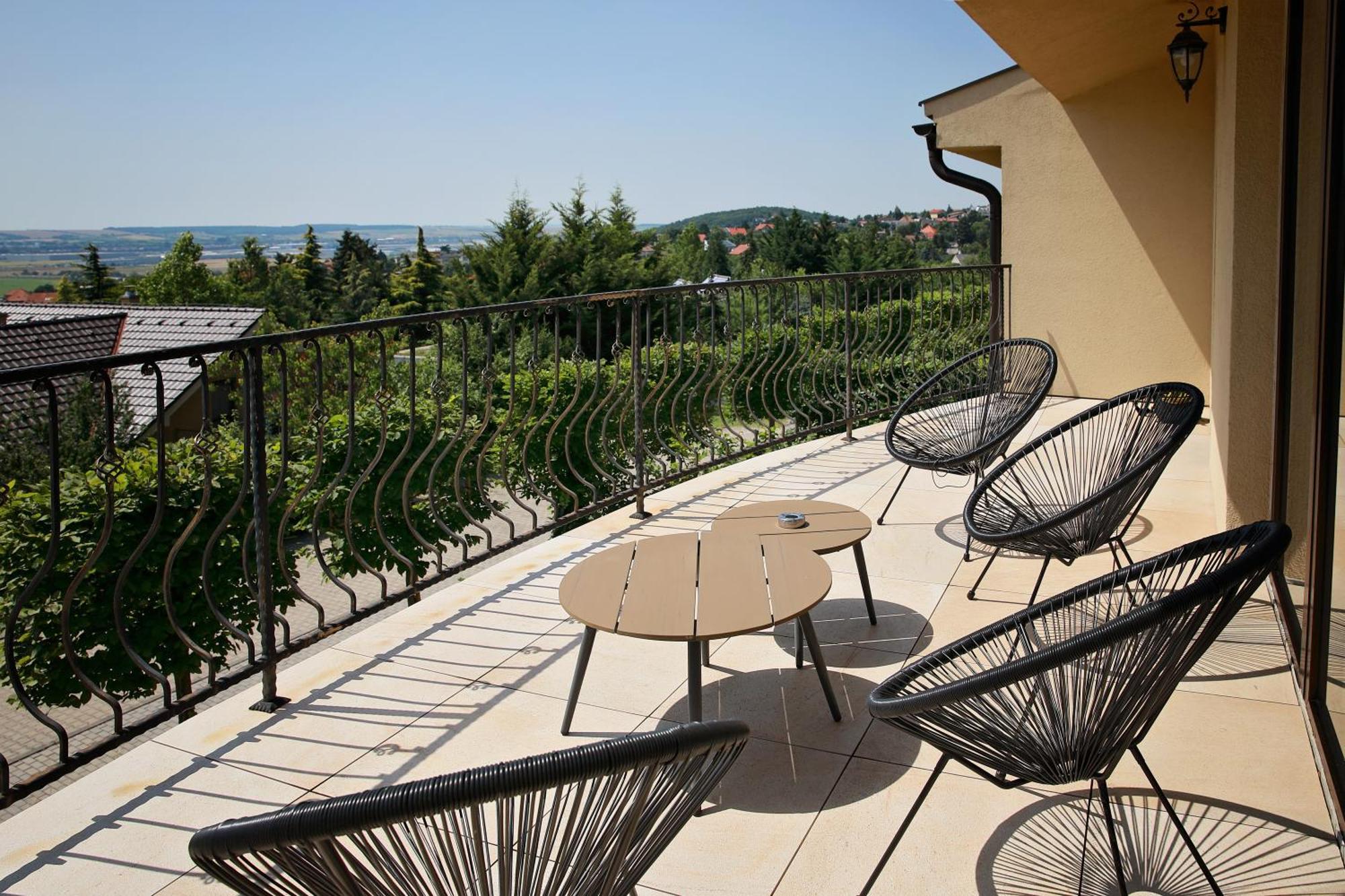 Hotel Zlaty Klucik - Golden Key With Luxury Spa Nitra Exteriör bild