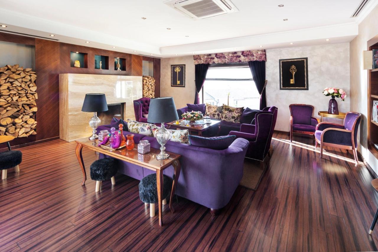 Hotel Zlaty Klucik - Golden Key With Luxury Spa Nitra Exteriör bild